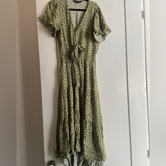 Kivari Gracie Floral Tie Front Maxi Dress Green Floral in medium - Picture 8 of 8